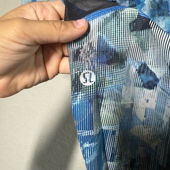 Lululemon On Pace Crop 21" Size 6 - Picture 8 of 11